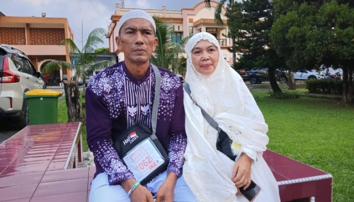 20 Tahun Jualan Pisang Goreng, Pasutri Asal Sergai Fadli dan Arbainah Naik Haji