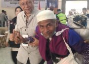 H Chandra Lubis Sambut Kedatangan Jamaah Haji Lansia Kloter 9 Muara Batang Gadis Madina