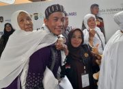 Mirip Kisah Uwais Al Qarni, Arifin Nasution Menggendong Ibunya Selama di Tanah Suci