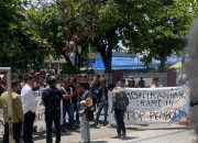 Mahasiswa UDA Demo Minta Hana Nelsri Kaban Kembalikan Uang Kuliah Dan Buka Ruangan Kuliah