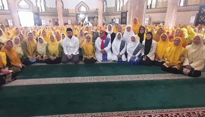 Ribuan Jamaah Pengajian Al Hidayah Peringati Nuzulul Quran, Shalat Tasbih, Santuni Anak Yatim dan Zikir Bersama