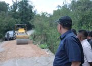 Bupati Dairi Tinjau Perbaikan Jalan Sp. Siboras–Dolok Tolong di Sumbul