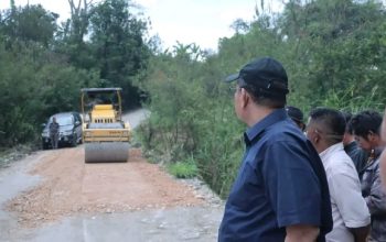 Bupati Dairi Tinjau Perbaikan Jalan Sp. Siboras–Dolok Tolong di Sumbul