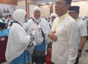Kloter 5 Berangkat, Bupati Gus Irawan Hadir Jamaah Senang dan Semangat