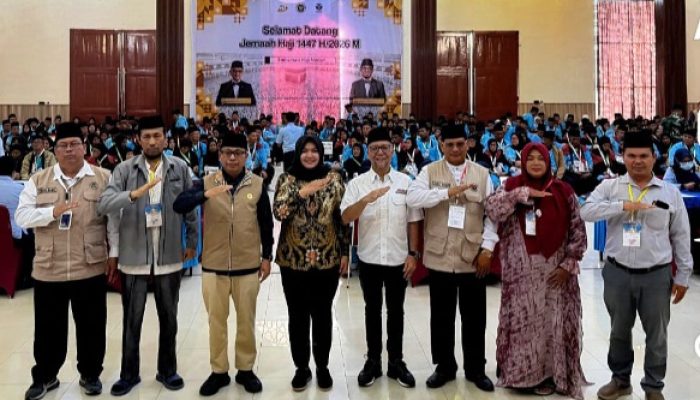 Wabup Atika Antarkan 342 Jamaah Haji, Chandra Lubis Turut Dampingi dengan 11 Bus ALS