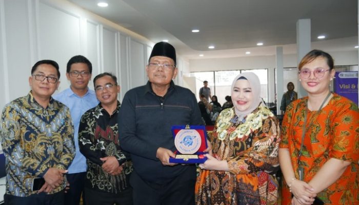 Bupati Dairi Jadi Visiting Professor di Universitas Deztron Indonesia dan Beri Kuliah Umum Perdana