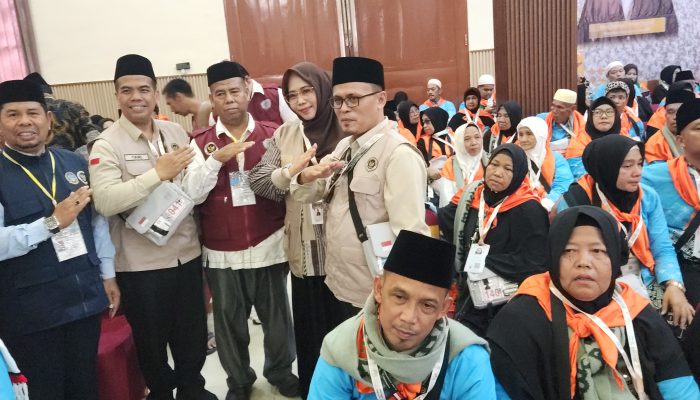 Kepala KUA Bilah Hulu H Tukino Bimbing 360 Jemaah Haji ke Tanah Suci