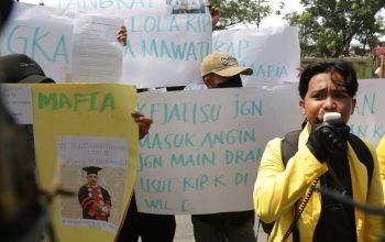Kepala LLDikti Sumut Diperiksa Dugaan Korupsi KIP, Mahasiswa Demo Kejatisu