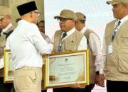 Dipimpin Zulkifli Sitorus, Menteri Haji dan Umroh RI Beri Penghargaan Kemenhaj Sumut 