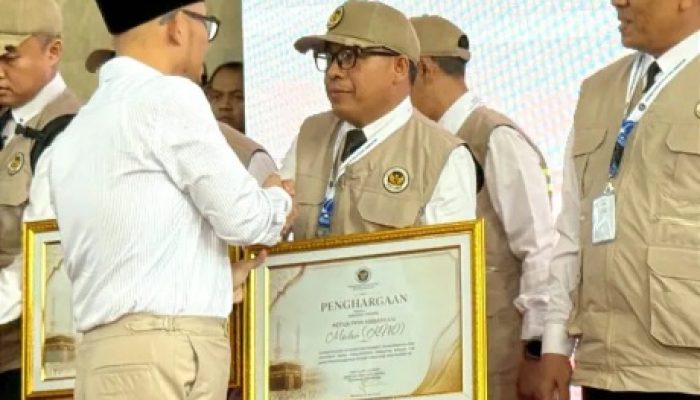Dipimpin Zulkifli Sitorus, Menteri Haji dan Umroh RI Beri Penghargaan Kemenhaj Sumut 