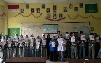 Dosen Universitas Deztron Indonesia Laksanakan Pengabdian kepada Masyarakat Melalui Edukasi Kesehatan Reproduksi dan Psikologi bagi Remaja