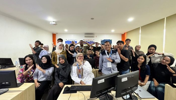 Tingkatkan Kompetensi Digital, Mahasiswa Universitas Deztron Indonesia (UDI) Ikuti Workshop Internasional Innovate With AI di Medan