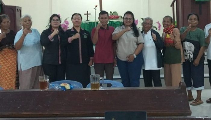 Sentuh Dua Generasi, Kisah Pelayanan Delima Penyuluh Agama Kristen di Desa Berampu Dairi