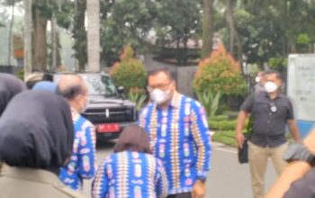 Kabut Asap, Bupati Deli Serdang Bagikan Masker kepada Pengguna Jalan, IMO Sumut Apresiasi